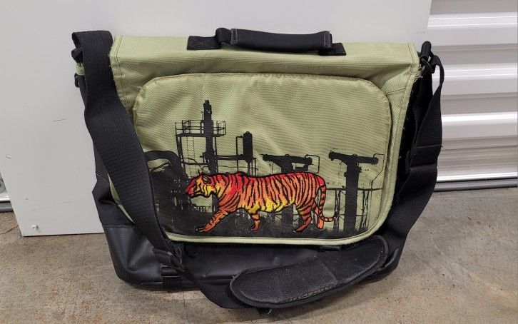Urban Tiger Laptop Bag