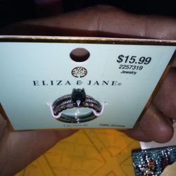 Size 8 Beautiful Women Ring 