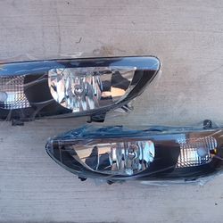Nissan Sentra Headlights Assembly 