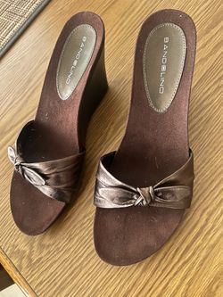 Bandolino Bronze Wedge Sandals- size 8M