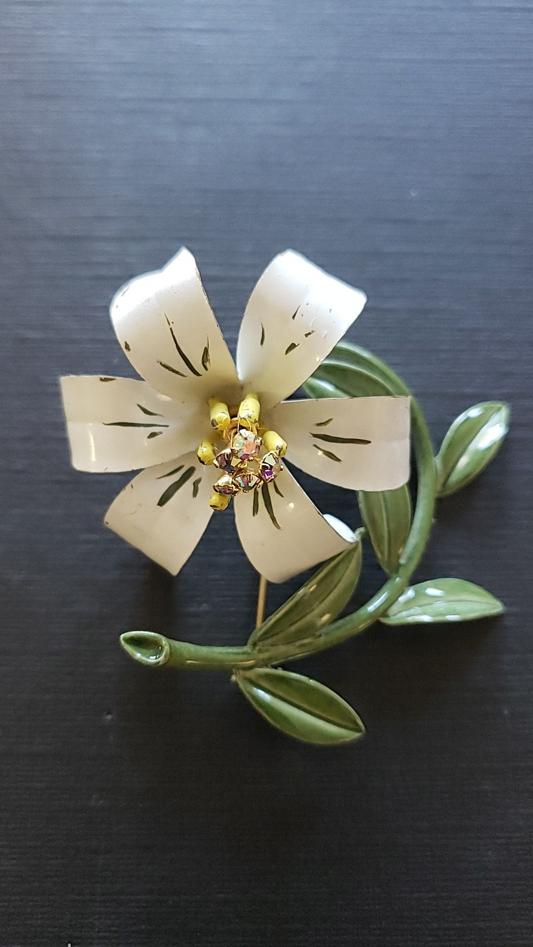 Floral shirt pin