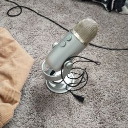 Yeti Microphone 