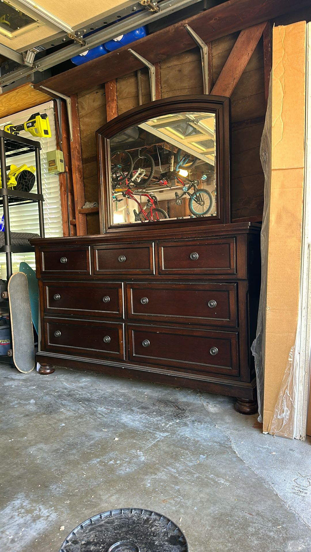 Dresser vanity, and mirror