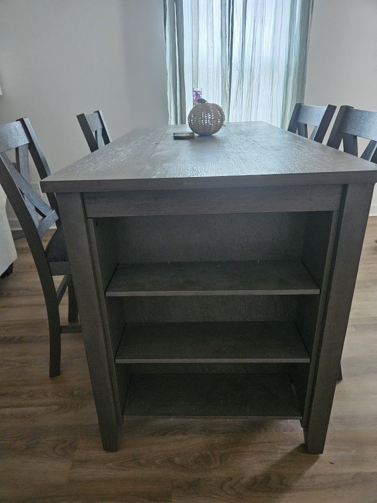 Dinning Room Table and 4 chairs