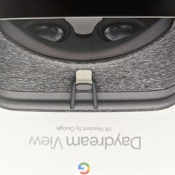 Google Daydream View VR Headset 
