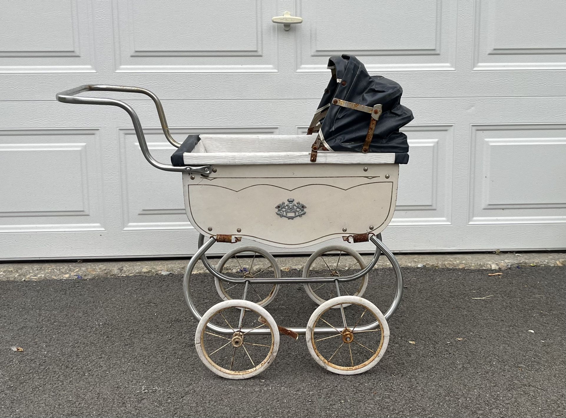 Sweet Vintage 1960s Doll Stroller