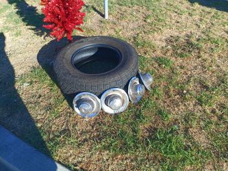 14" Chevy GMC Rally Center caps (4)