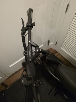 Emove Roadrunner V2 electric scooter