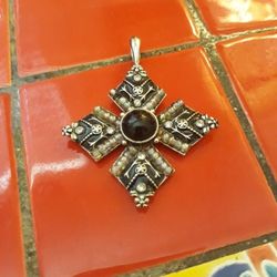 Silver Metal Pendant W/Onyx Stone In Center