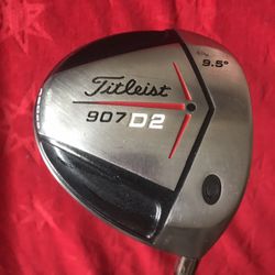 Titleist Driver 907D2   9.5* Stiff Flex RH