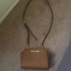 MICHAEL KORS Messenger Beige Leather Crossbody Bag