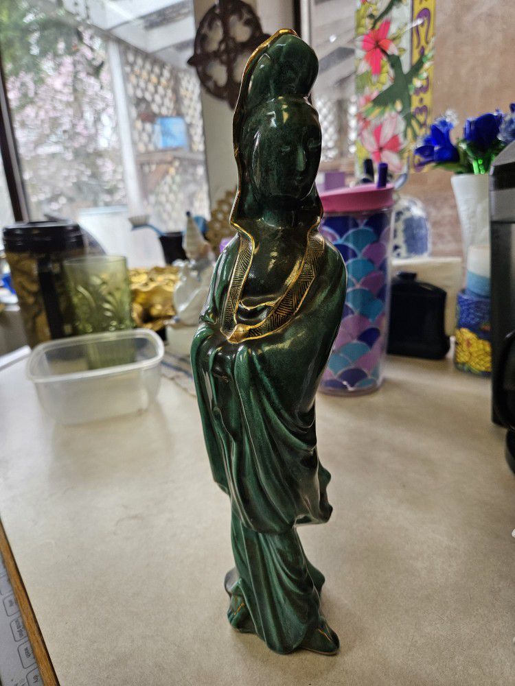 Green And White Lady Statues (2)