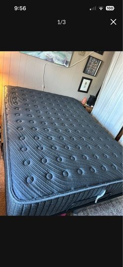 Firm Queen Memory foam mattress