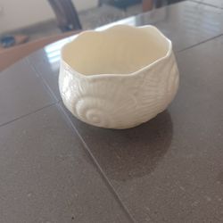BELLEEK PORCELAIN JEWELRY TRINKET HOLDER 5.00