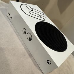 Xbox Series S System w/1TB External Hard Drive
