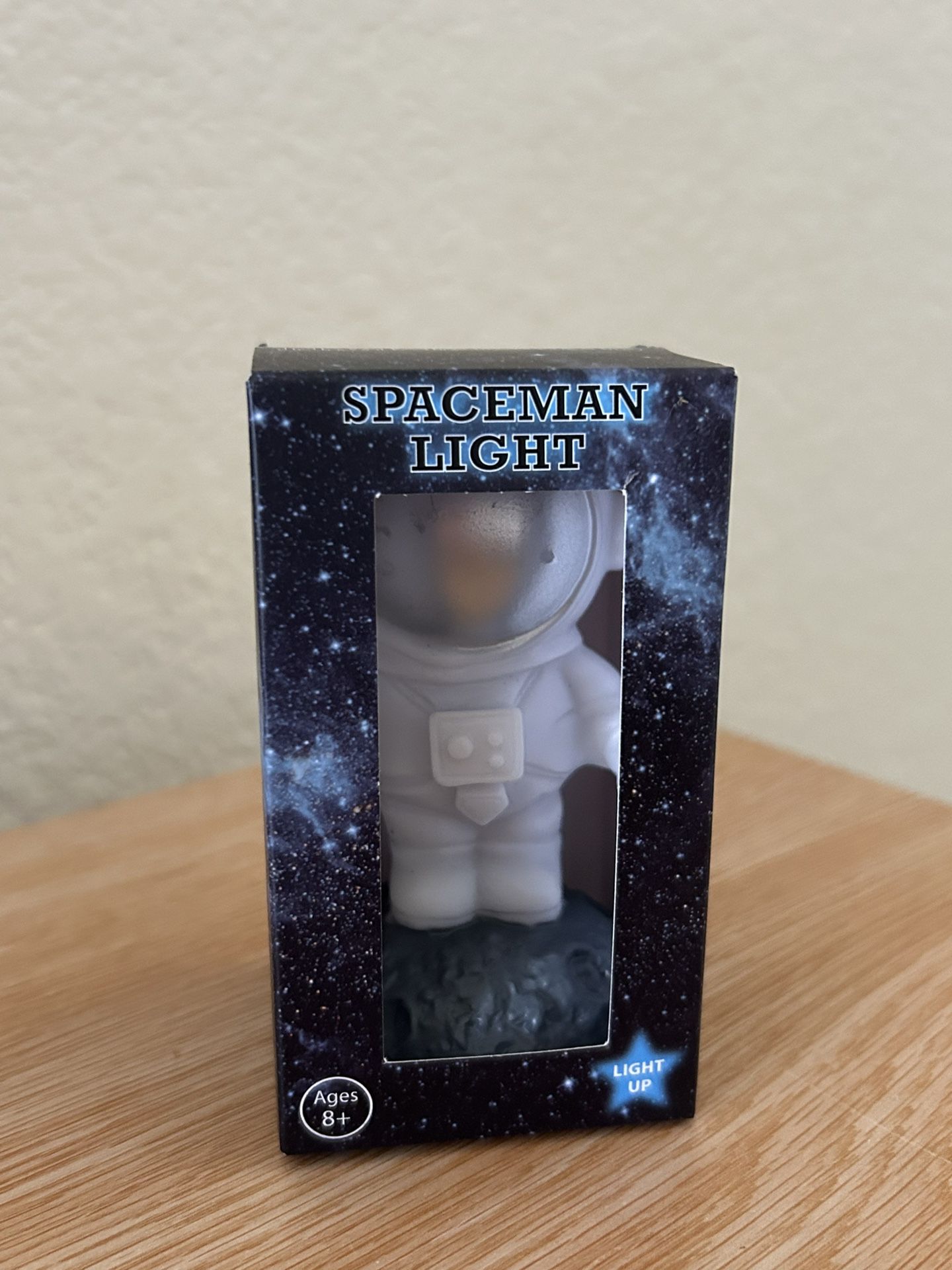 Spaceman Night Light, Changing Colors; Brand New (see description)