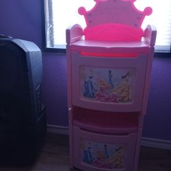 princess chair/toy storage