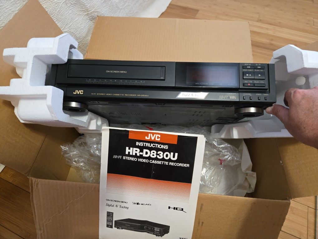 JVC HR-D83OU Hi Fi Stereo VHS Recorder