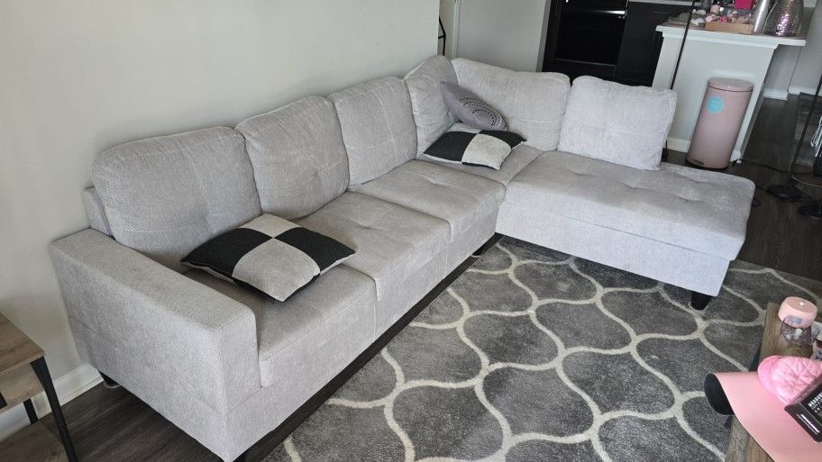 GRAY SECTIONAL COUCH NEED TO SELL ASAP
