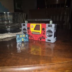 Transformers Legacy Blaster