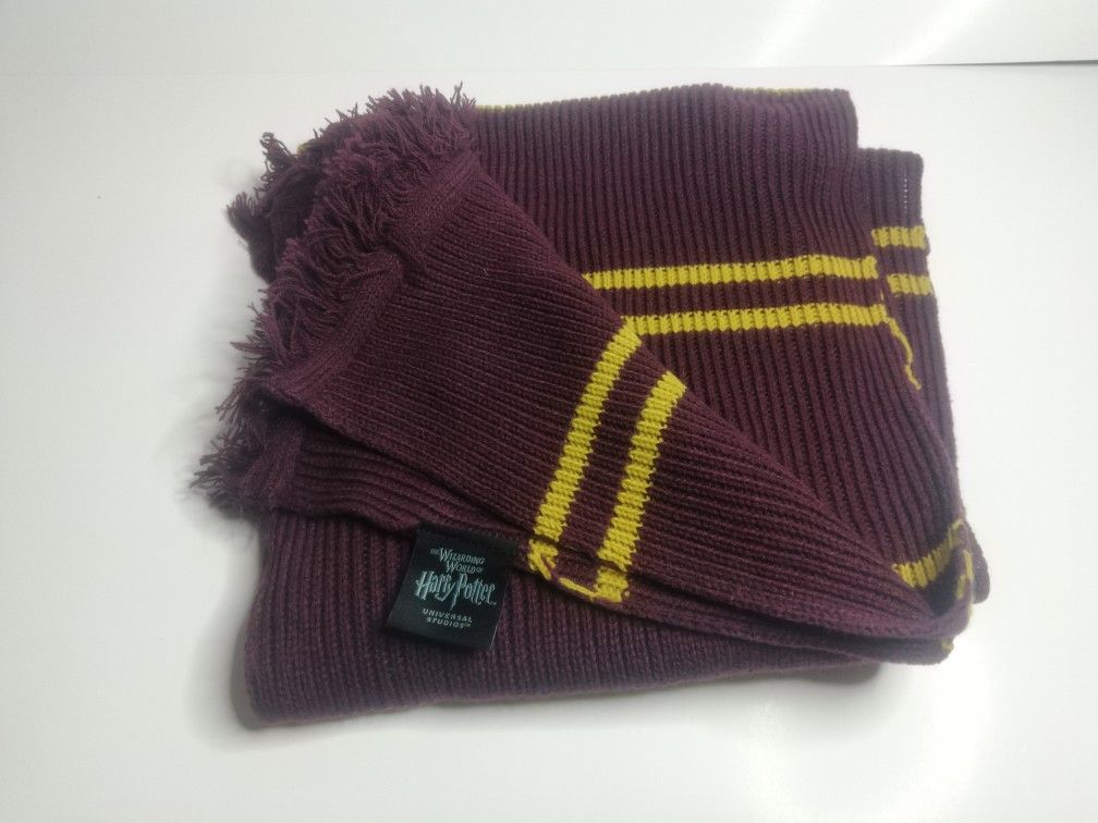Harry Potter Gryffindor Scarf - Universal Studios