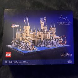 LEGO Harry Potter Hogwarts Castle and Grounds