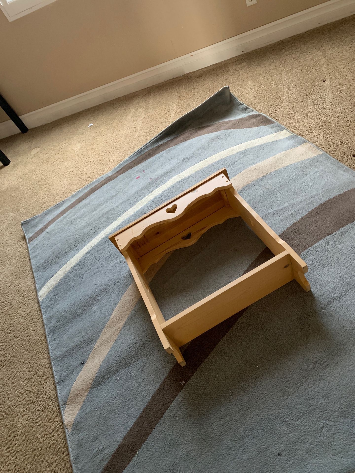 Free carpet and table