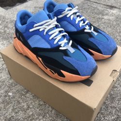 [Comes with Box] Yeezy Boost 700 (Pick Up Only)