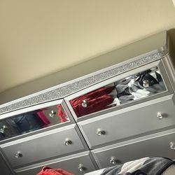 Luxury girl dresser