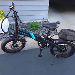 LECTRIC XP 2.0 EBIKE: FOLDABLE *Only 27 Miles.* Added Bag On Back. EXCELLENT CONDITION!