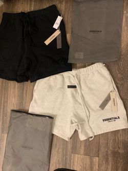 Essential shorts (black and light gray )