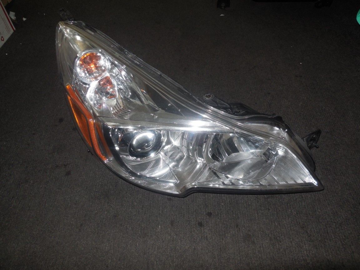 2013 SUBARU OUTBACK RIGHT PASSENGER SIDE HEAD LIGHT OEM 84001AJ20B