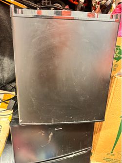 Mini fridge