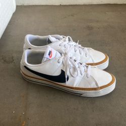 Nike Court Legacy’s 