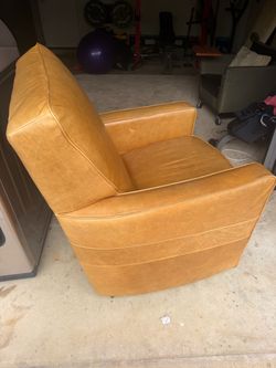 Lazboy 360 Genuine leather Rocking chair