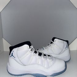 Jordan 11 Legend Blue