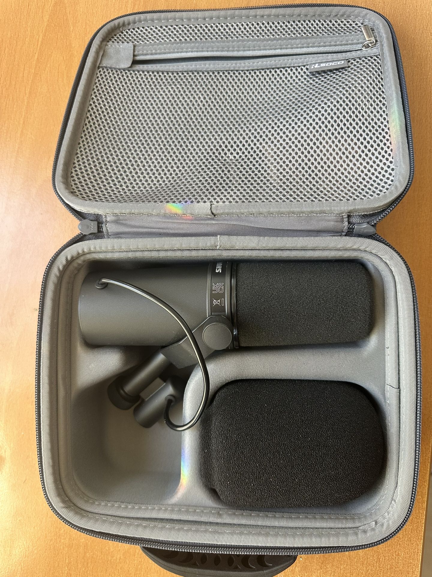 SHURE SM7B Dynamic Microphone (Case Included)
