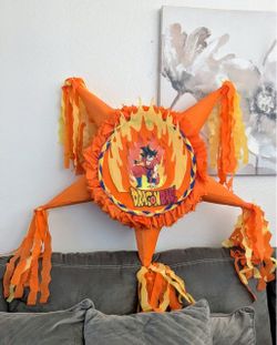 Dragon Ball Goku Star Piñata
