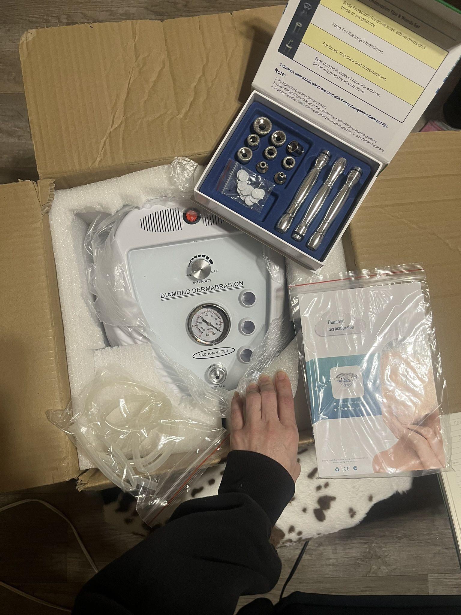 Selling my microdermabrasion machine never used -75$ obo it’s 118$ on amazon