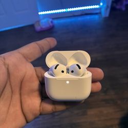 AirPods 4