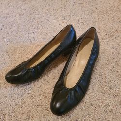 Ladies Naturalizer Size 7