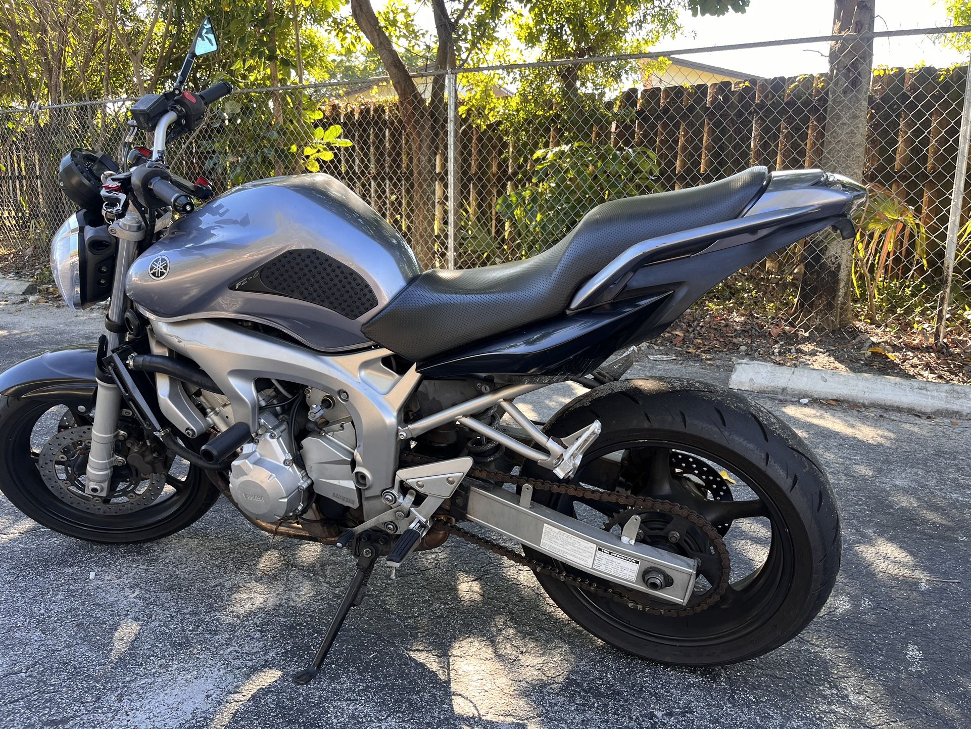 2005 Yamaha FZ6