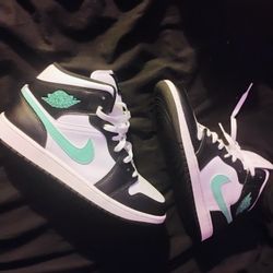 Air Jordan Nike Mid Green Glow Multi Color way 