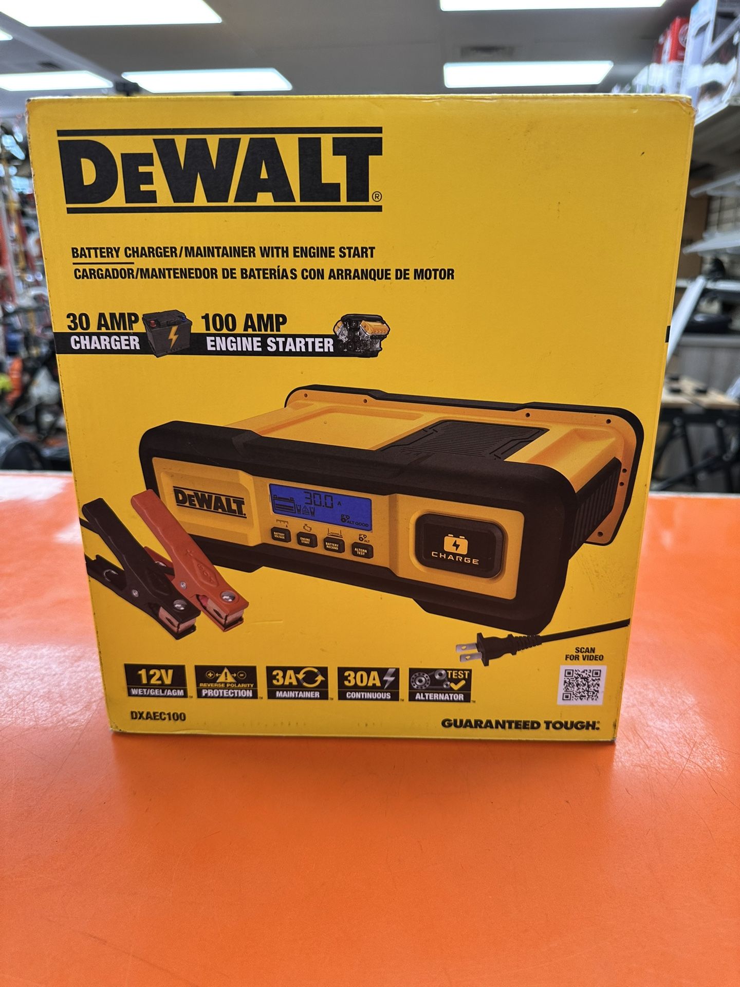 Dewalt DXAEC100 30 Amp Battery Charger