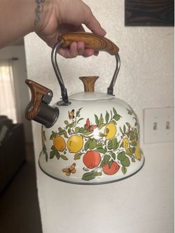 Tea kettle