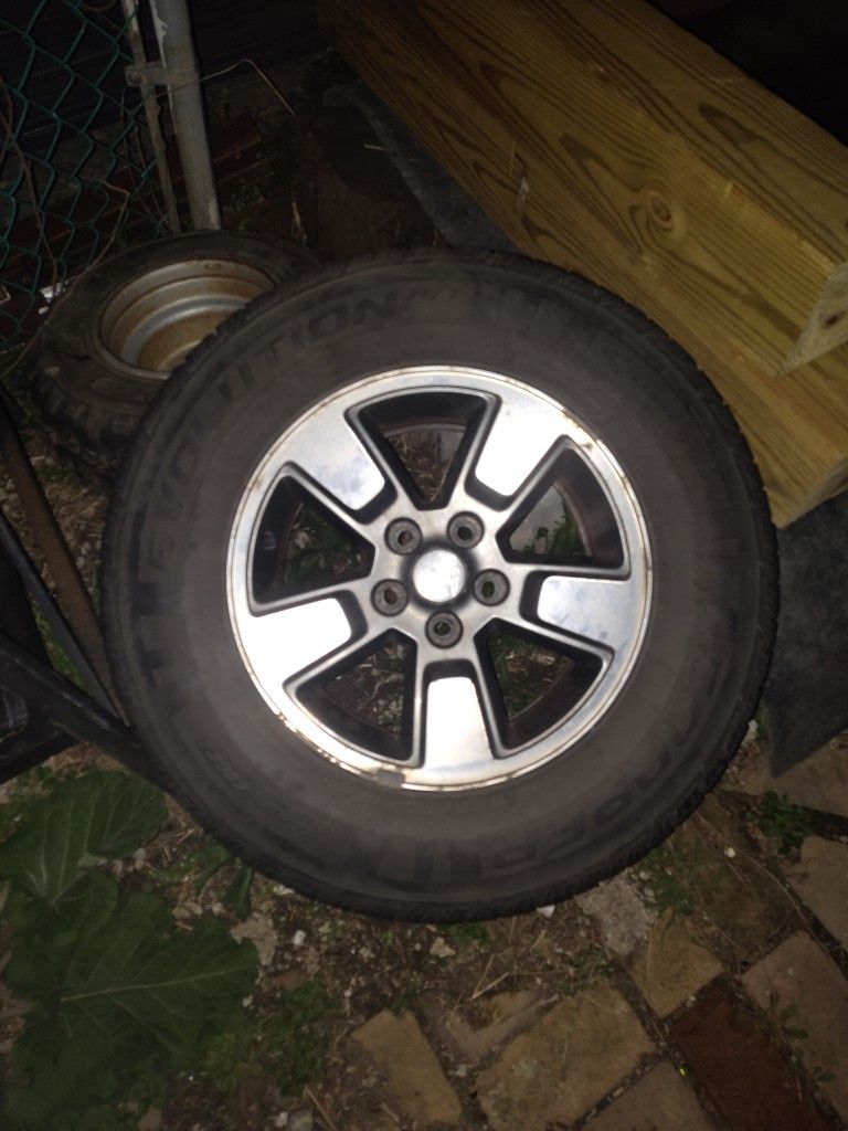 235/70/r16 Jeep commander wheel/spare $150/bestoffer or trade