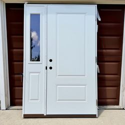 Brand New Fiberglass Front Door / Entry Door With Sidelight.