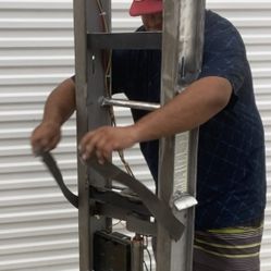 72”H Stair King Battery Powered Climbing Truck Hand Truck 850lbs Capacity MSRP $4k-$7k Works Good$2000 Firm