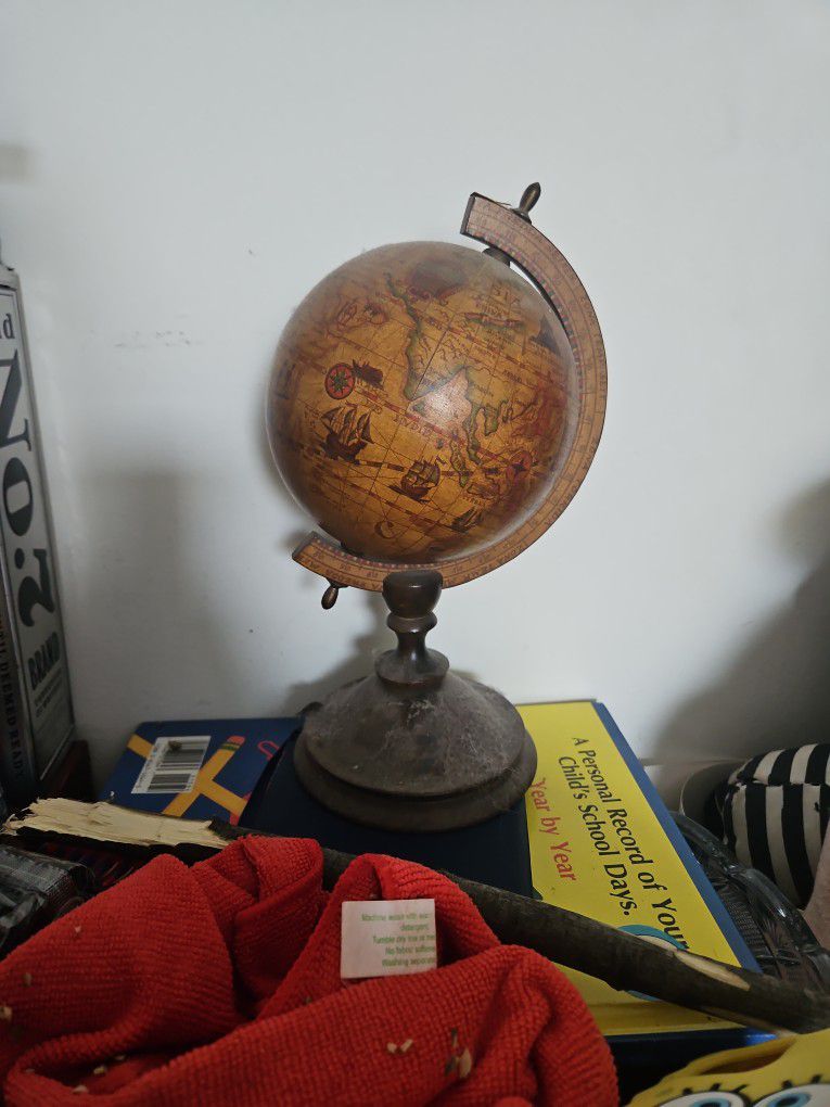Olde world globe 