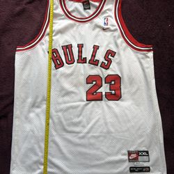 Michael Jordan #23 Bulls Nike Jersey – XXL 
